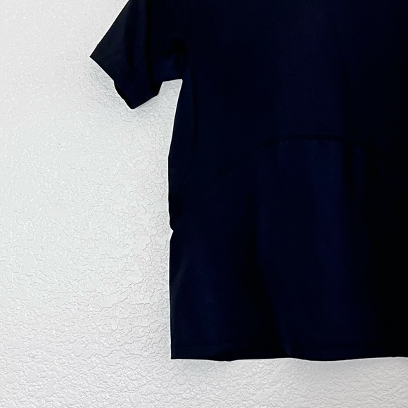 Under Armour | Fitted black short sleeve athletic tee size youth large - Picture 6 of 8